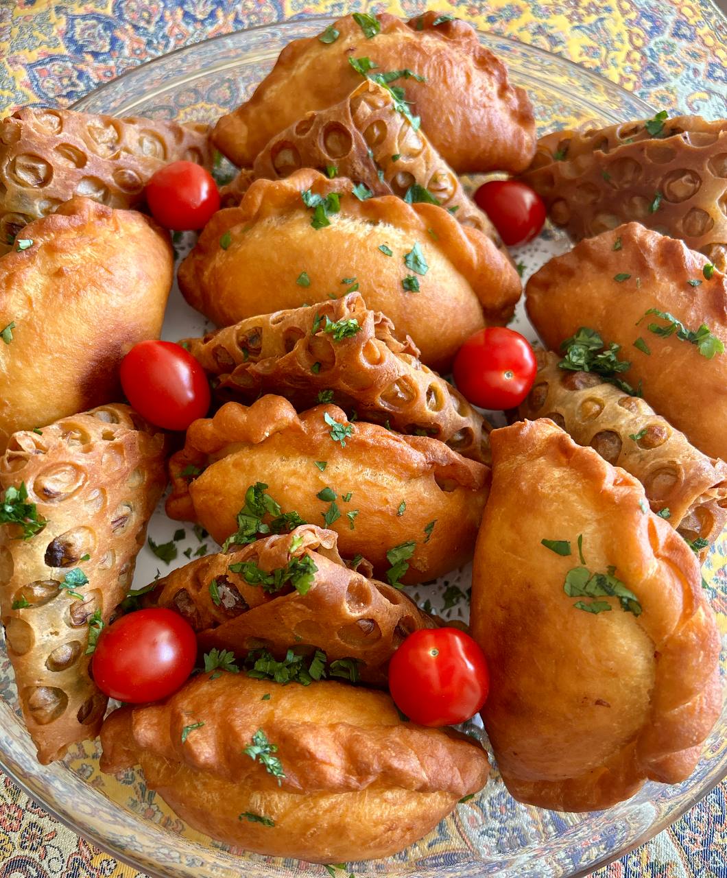 Samosa & Pirashki (pack of 10)